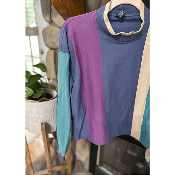 Lanes End Vintage Top - Picture 5 of 9